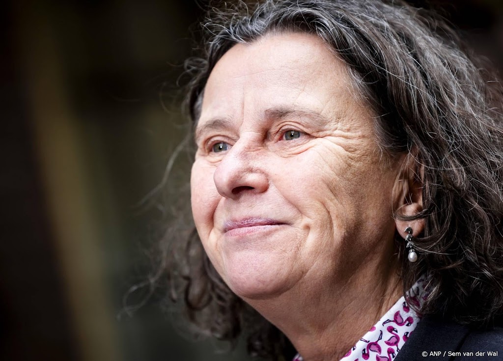 Asielminister Faber bezoekt overvol aanmeldcentrum Ter Apel