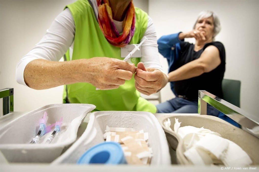 Ook komend najaar coronavaccin voor 60-plussers en risicogroepen