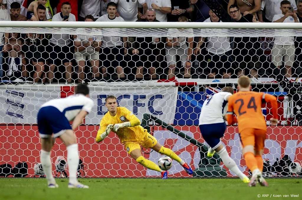 Fanzone valt even stil na Engelse gelijkmaker