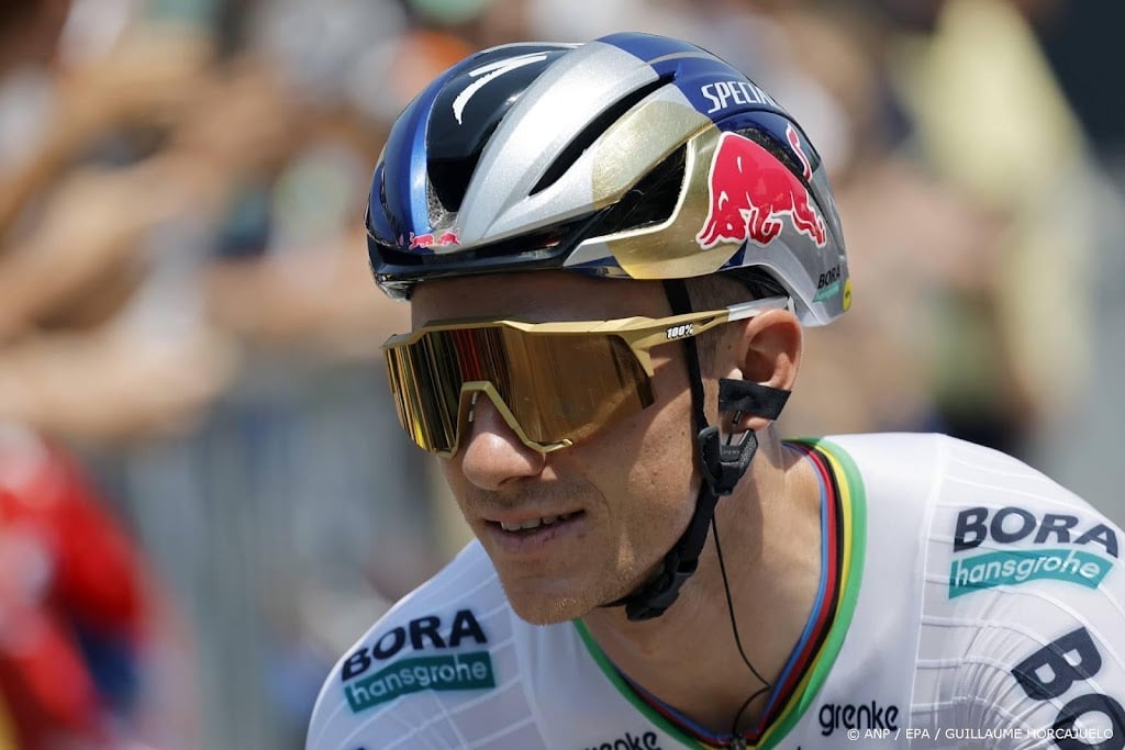 Red Bull-renners Evenepoel en Lipowitz weer op één lijn in Tour