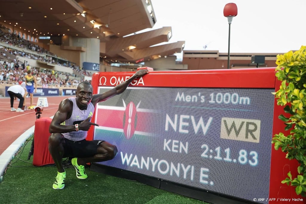 Keniaan Wanyonyi scherpt na 27 jaar wereldrecord 1000 meter aan