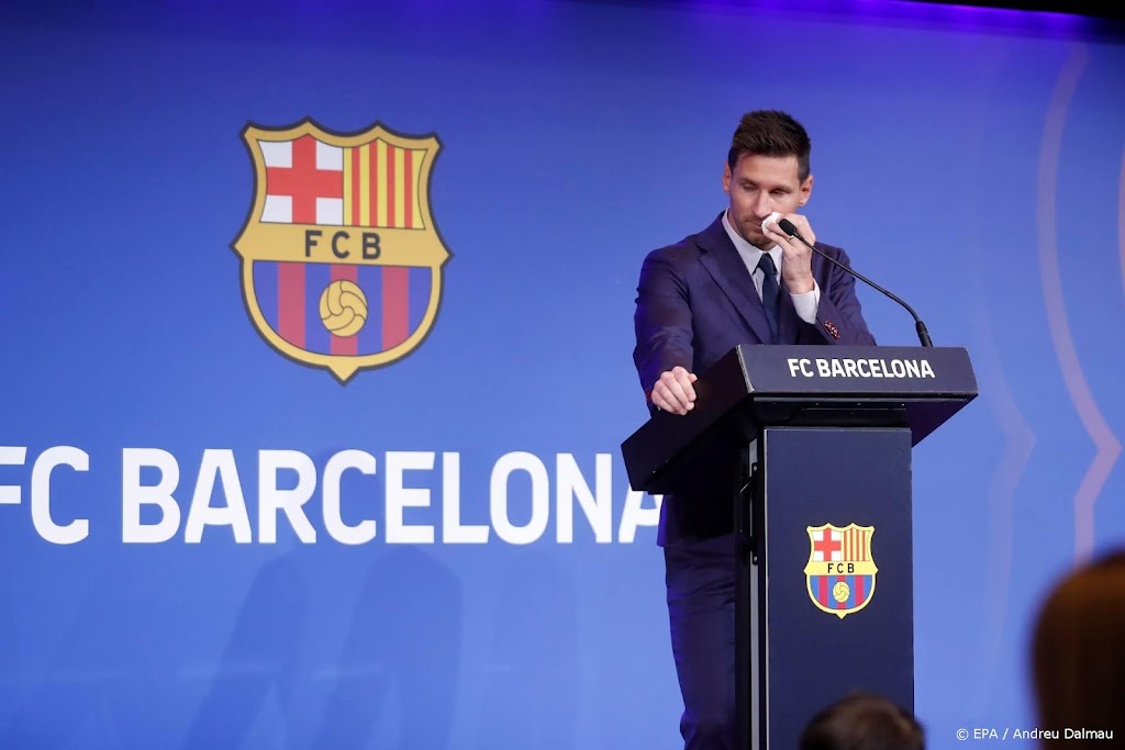 Messi verlaat Barcelona en vliegt richting Parijs