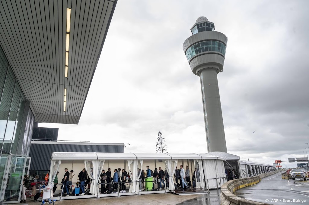 Schiphol krijgt ook hulp van kantoorpersoneel andere bedrijven