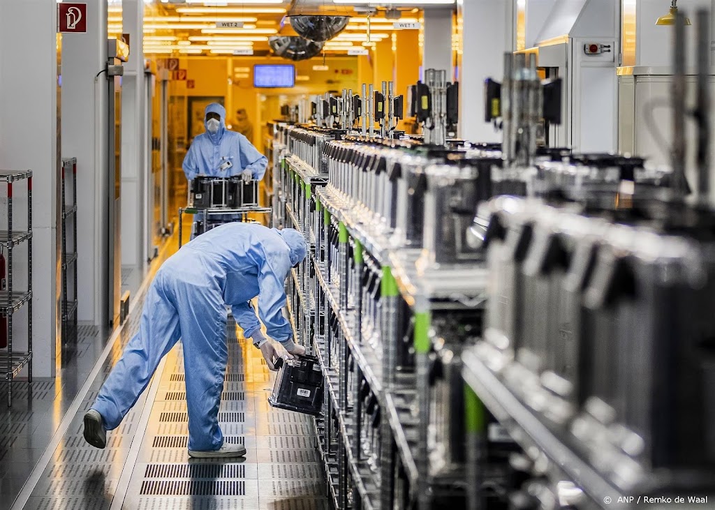 Productie Nederlandse industrie krimpt zes maanden op rij
