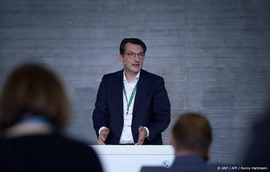 Hoofd productie BMW pleit voor eigen rijbaan elektrische auto's