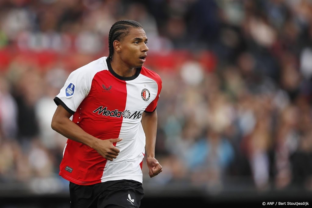 Feyenoord zonder zieke Stengs tegen Willem II