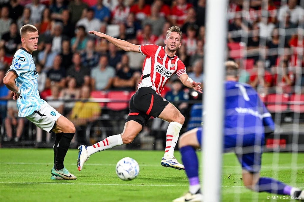 PSV-aanvoerder De Jong en ploeggenoten hebben Teze vergeven