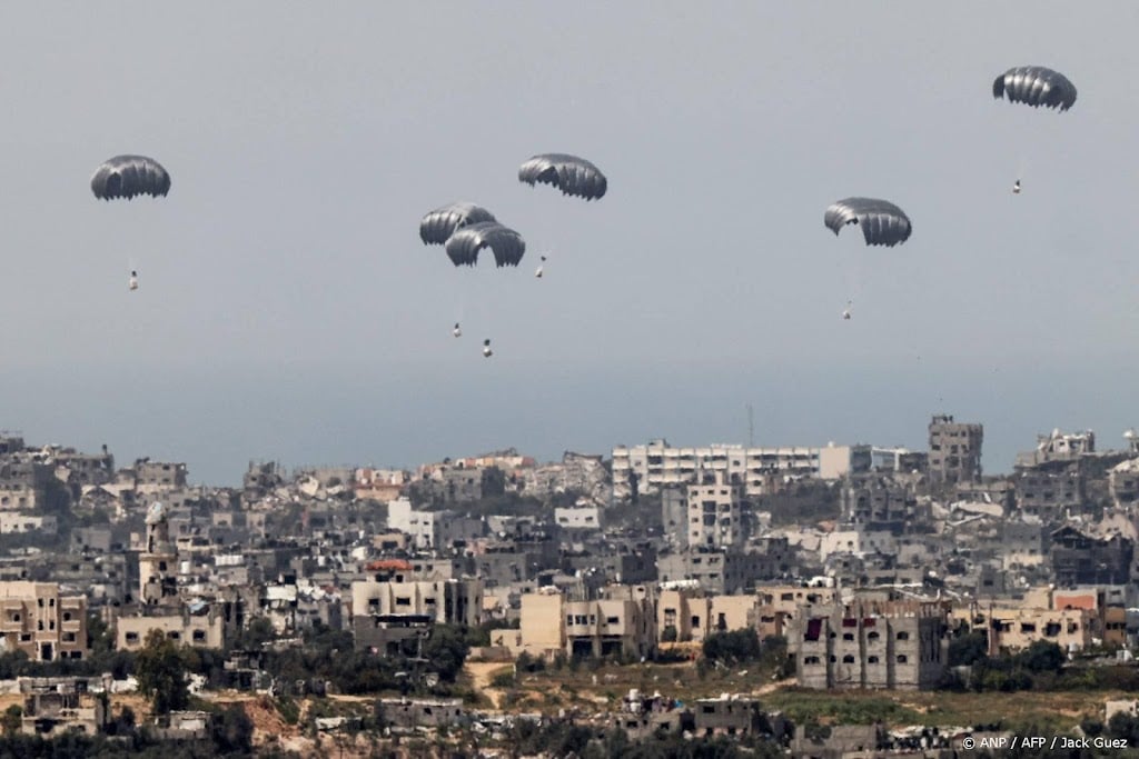 Defensie zwijgt over toedracht incident bij voedseldroppings Gaza