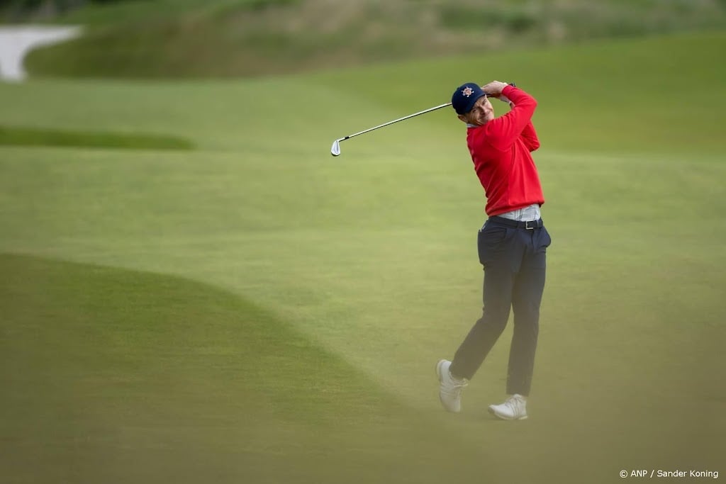 Golfer Huizing zakt in Schotland na slechte slotronde ver terug