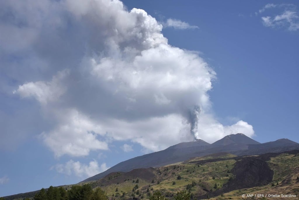 Vliegverkeer Sicilië opnieuw verstoord door vulkaan Etna