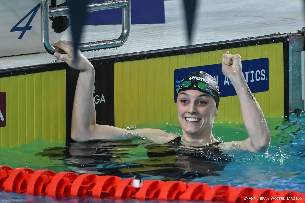 Steenbergen zwemt EK-kampioenschapsrecord in heats 100 meter vrij