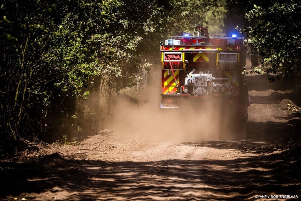 Brandweer nog hele week bezig met nablussen natuurbrand Venray