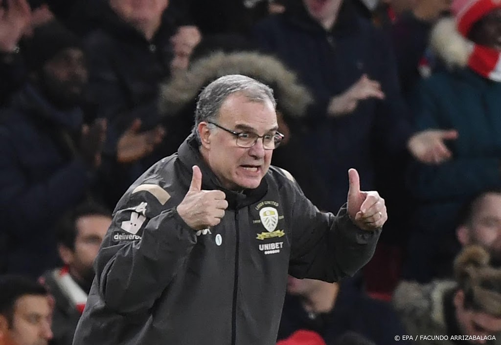 Bielsa blijft trainer bij Leeds in Premier League