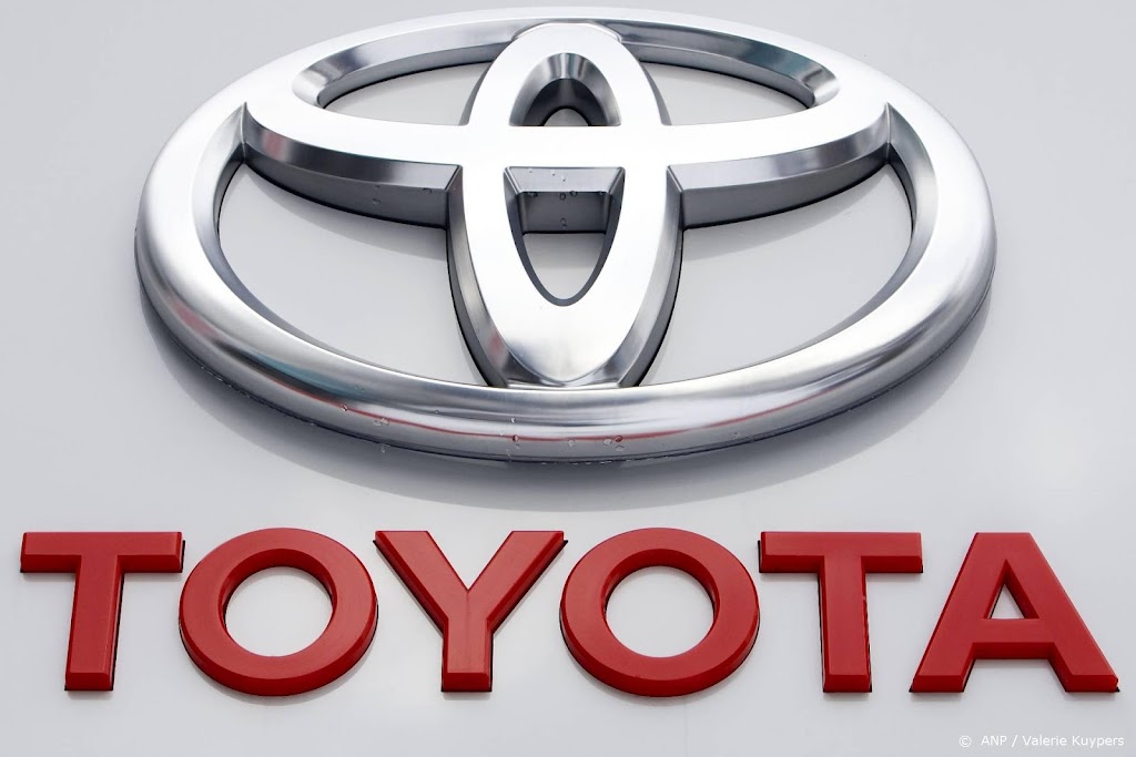 Toyota snijdt opnieuw in productie auto's