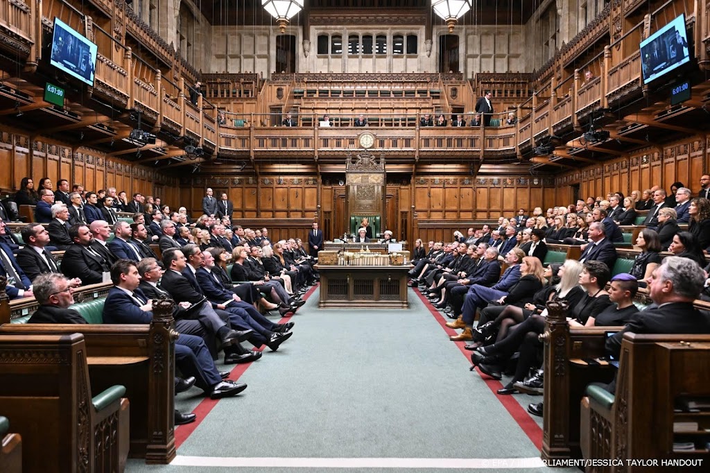 Ruim 180 Britse parlementsleden brengen hulde aan Elizabeth