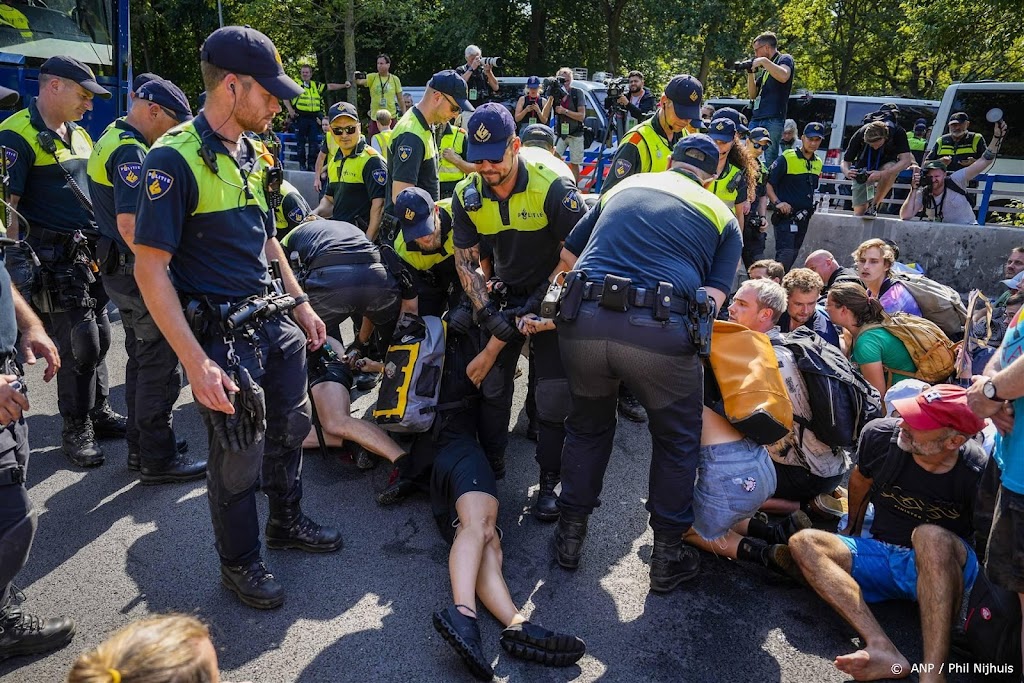 Nog een persoon vast na blokkade A12
