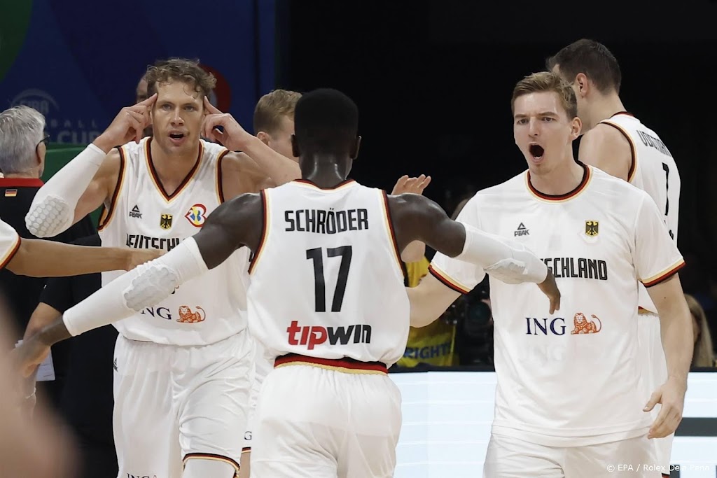 Duitse basketballers kloppen Servië en pakken eerste wereldtitel