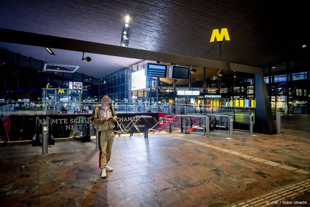 Deuren van metro Rotterdam ook na afloop staking gesloten
