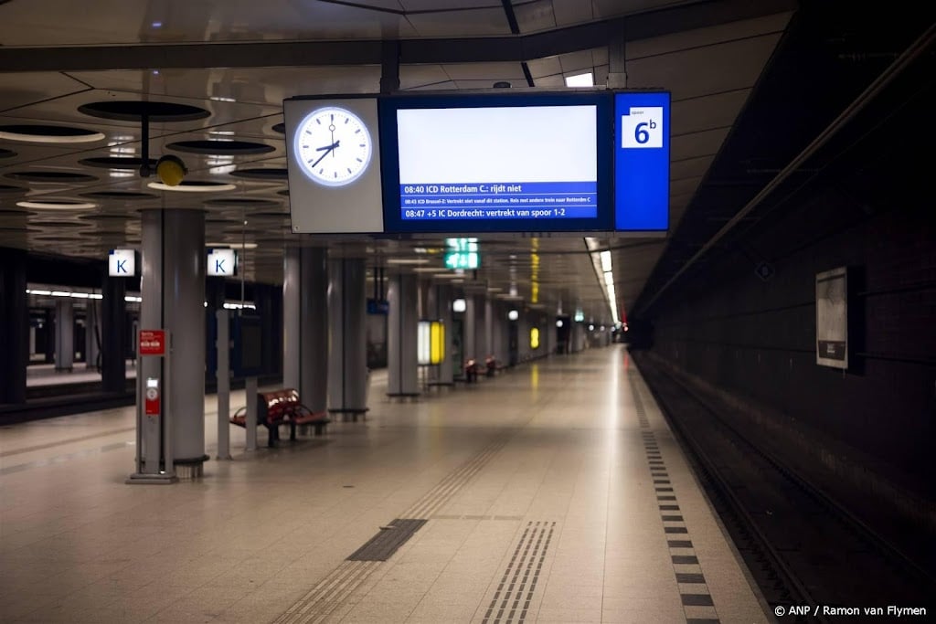 Rechter doet dinsdagmiddag uitspraak over ov-staking