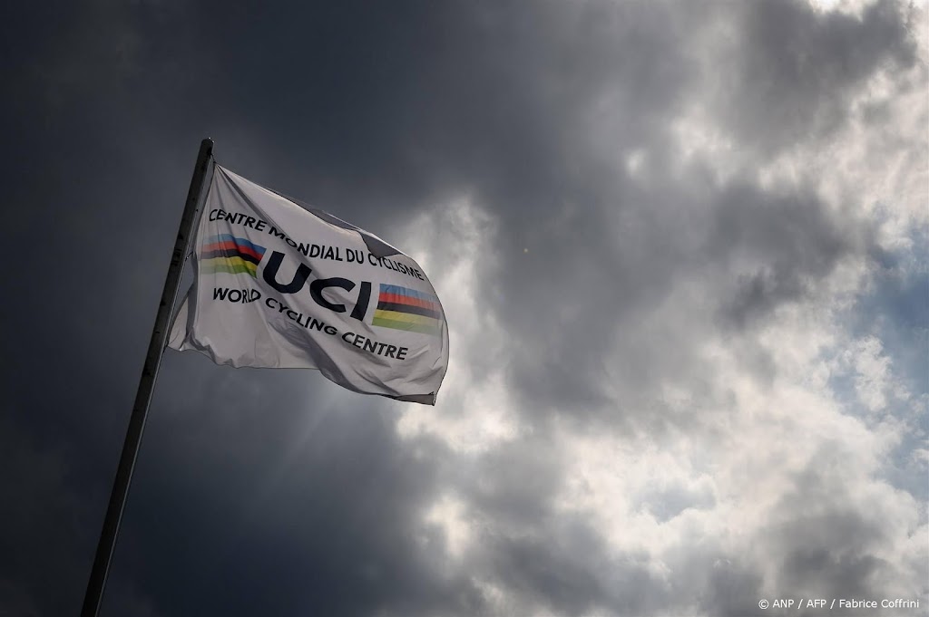 Jonge Astana-wielrenner Dostjev geschorst om dopinggebruik