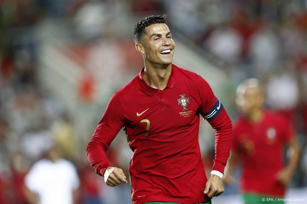 Ronaldo wint met Portugal in 181e interland van Qatar