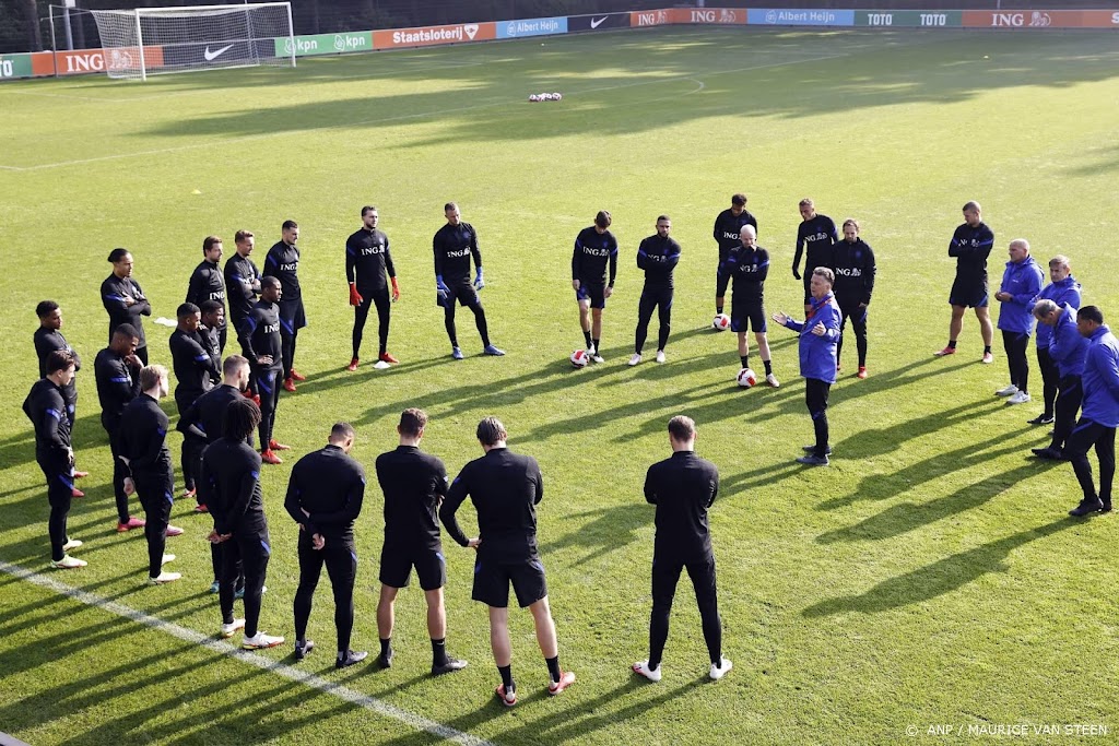 Vijf spelers Oranje bij gele kaart geschorst tegen Montenegro