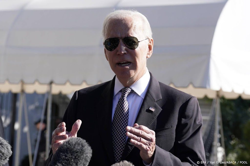 Biden dreigt met meer maatregelen tegen Rusland