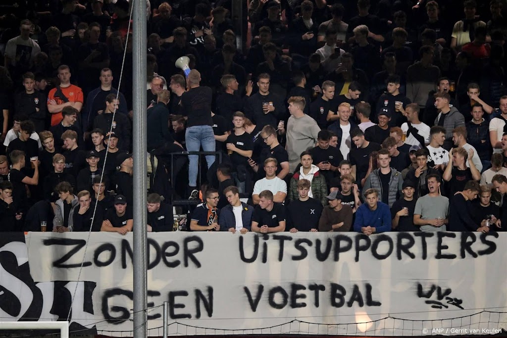 FC Utrecht compenseert fans na vergeefse reis naar Volendam