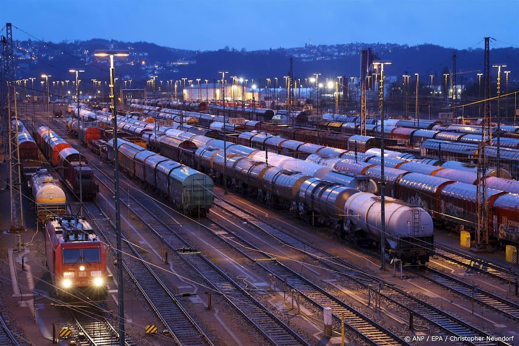 Noodlijdende goederenvervoerder DB Cargo gaat banen schrappen