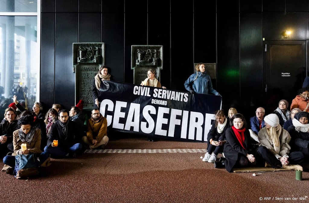 Handvol ambtenaren begonnen aan 'herdenkingsprotest' Gaza