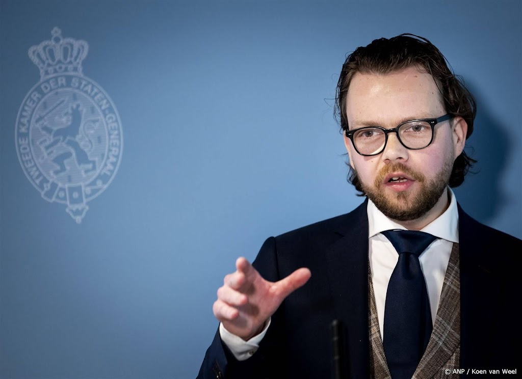 Coronacommissie en kabinet ruziën over ongelakte chatberichten