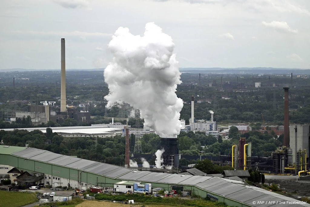 AEX opent lager, ArcelorMittal zakt na adviesverlaging 