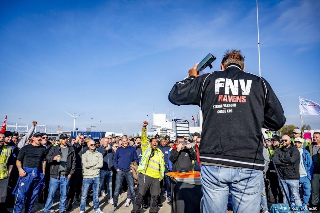 Bedrijven Rotterdamse haven: staking en acties 'zeer schadelijk'