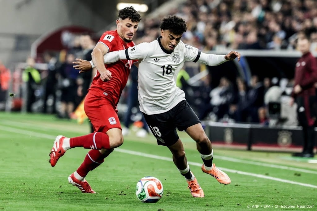 Duitsland aan kop na zege op Luxemburg en verlies Slowaken