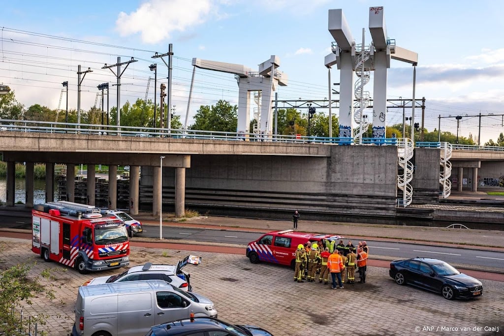 Staatssecretaris na brandstichting: handen af van het spoor