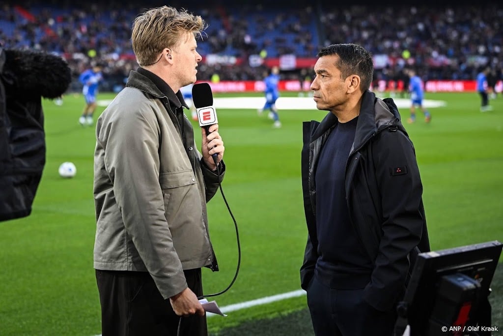 Van Bronckhorst hecht niet veel waarde aan koppositie Feyenoord