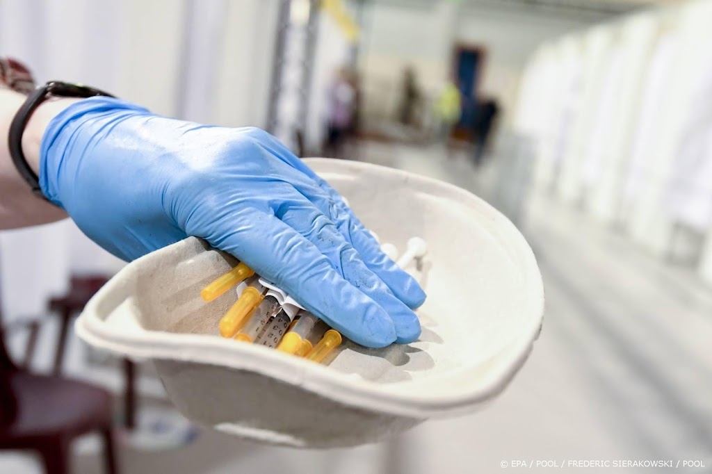 Booster voor alle Belgen in 2022, in december al na Janssenprik