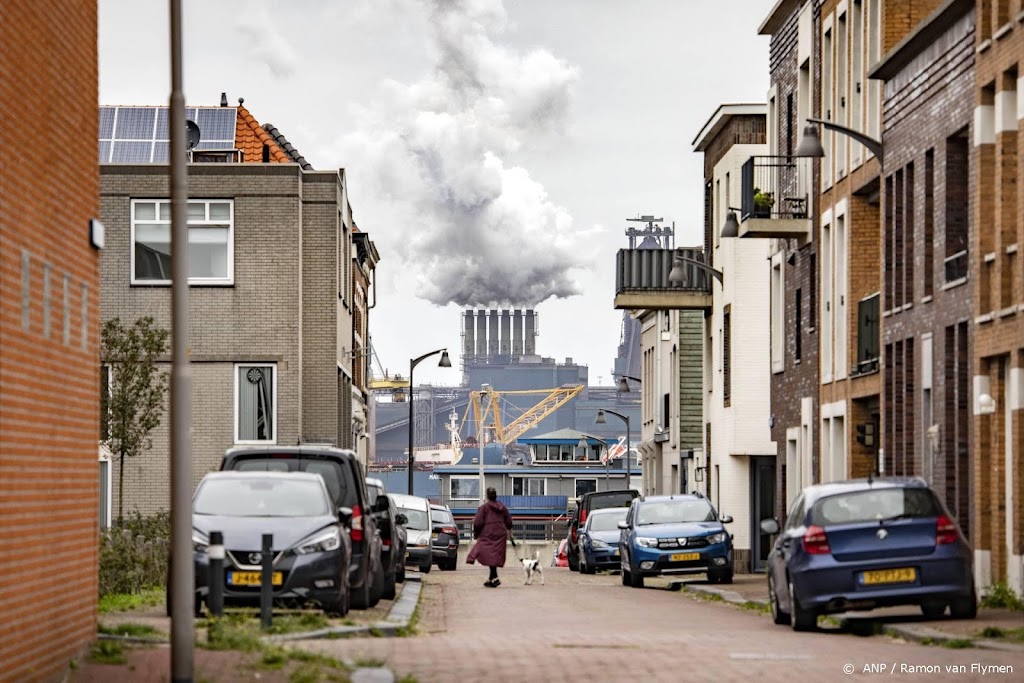 Staalbedrijf Tata Steel moet stankoverlast verder beperken