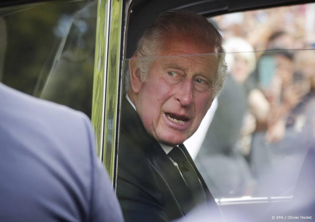 Eierwerper moet bij koning Charles uit de buurt blijven