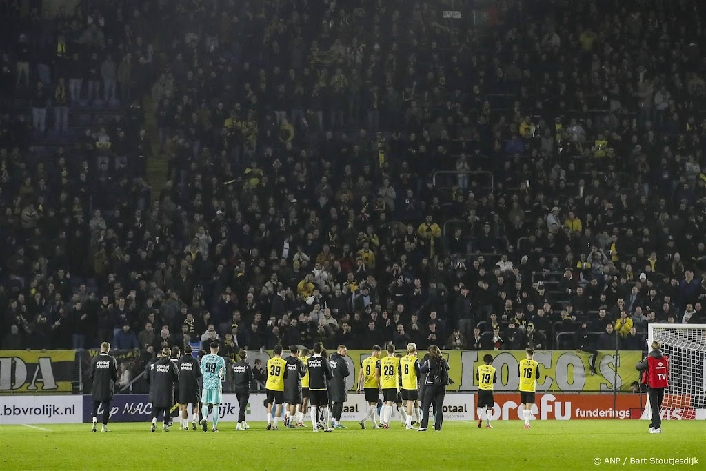Vier aanhoudingen rond NAC - PSV om openlijk geweld tegen politie