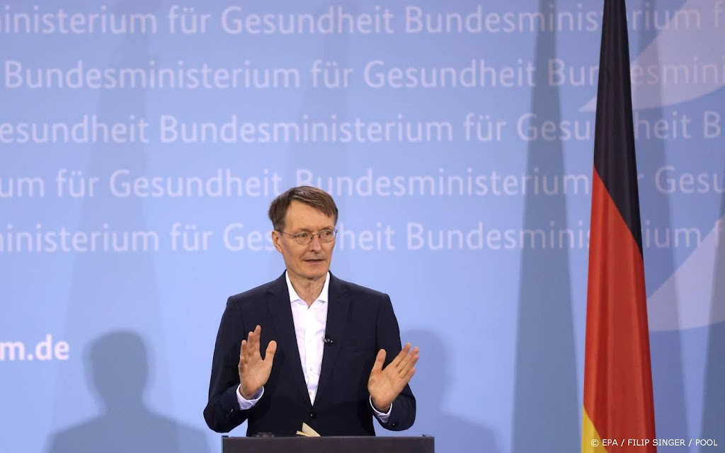 Duitse gezondheidsminister verdedigt vaccinatieplicht in zorg