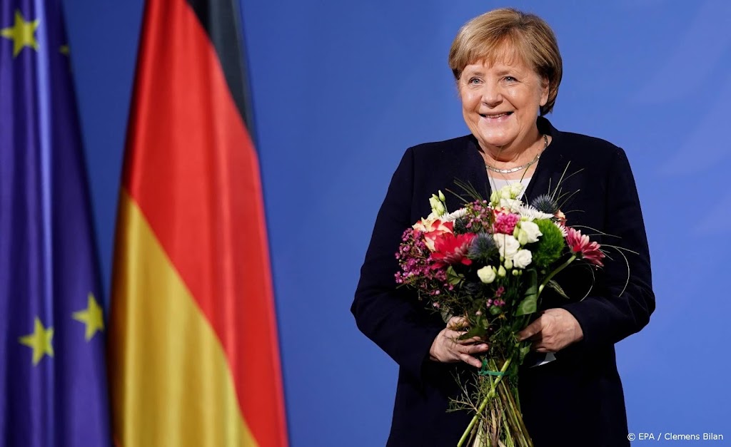 Merkel gaat autobiografie schrijven met haar naaste medewerker 