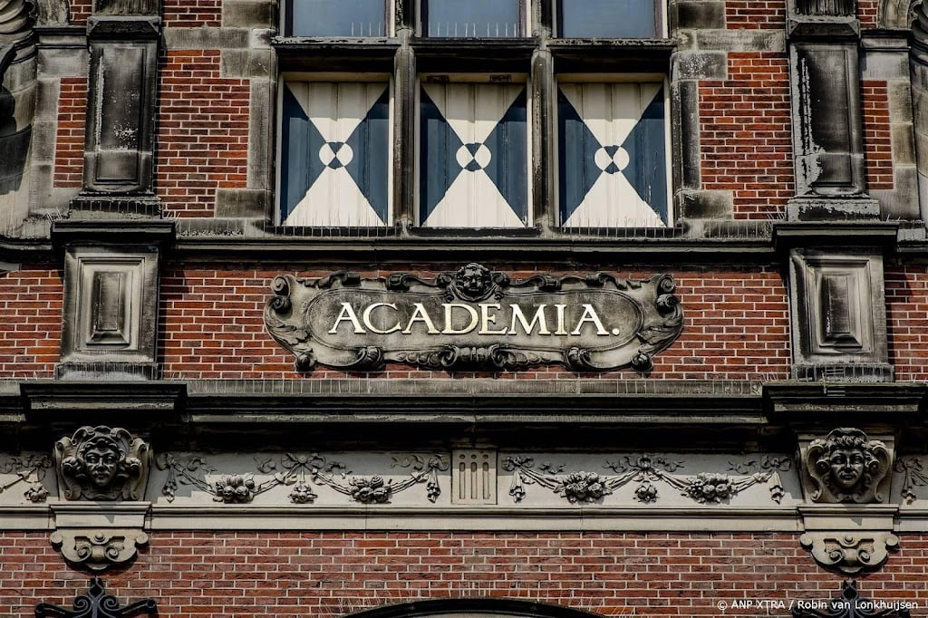 CPB: universitaire studenten hebben vaakst een studieschuld