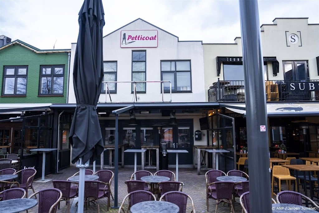 OM eist jaar cel en tbs tegen man voor gijzeling café Ede