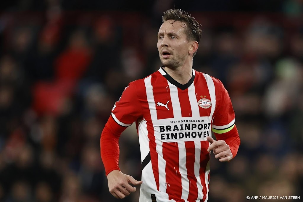 PSV begint met De Jong en Karsdorp tegen Stade Brest