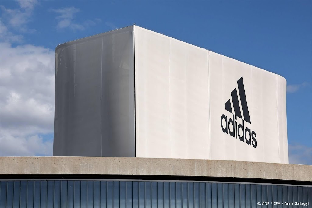 Invallen bij Adidas in Duitsland om belastingonderzoek