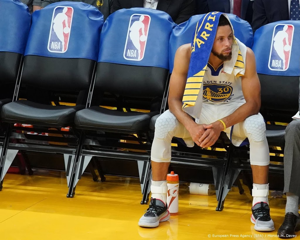 Warriors ondanks 'offday' Curry nipt langs Raptors in NBA