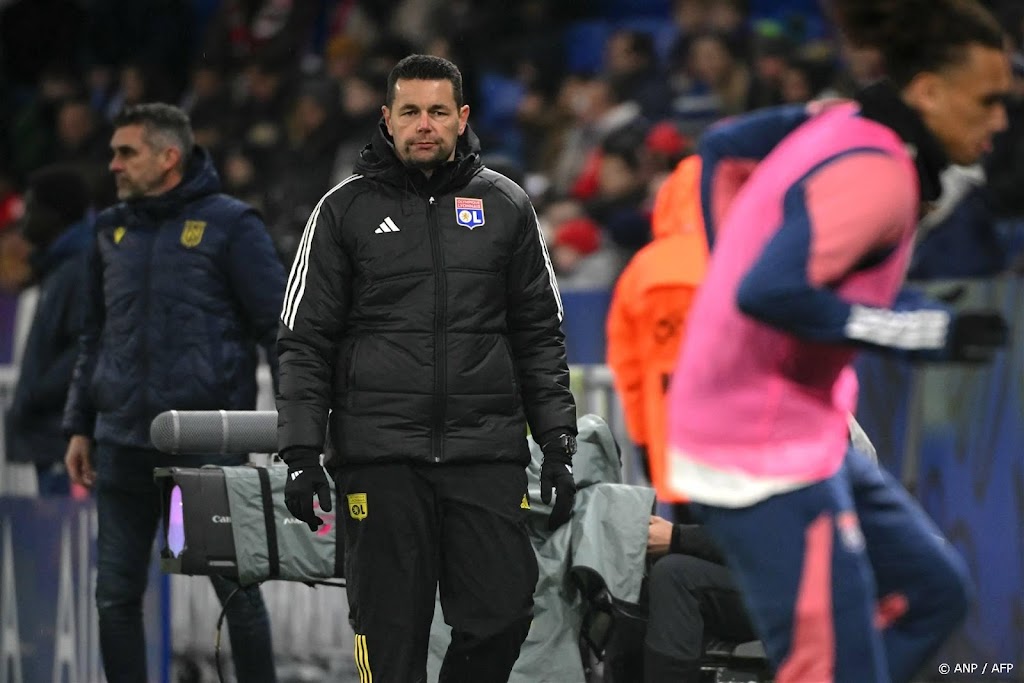 Olympique Lyon houdt langer vast aan trainer Sage