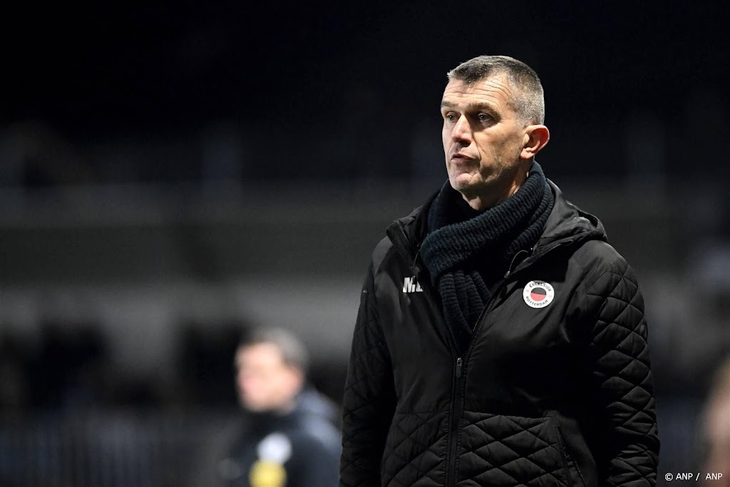Trainer Dijkhuizen verlengt contract bij Eredivisionist Excelsior