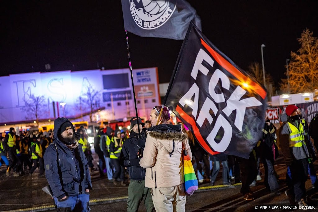 Duizenden betogers en veel politie bij AfD-congres in Duitsland